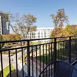 Golden - Great Location - Cozy And Bright&janapawla19 公寓