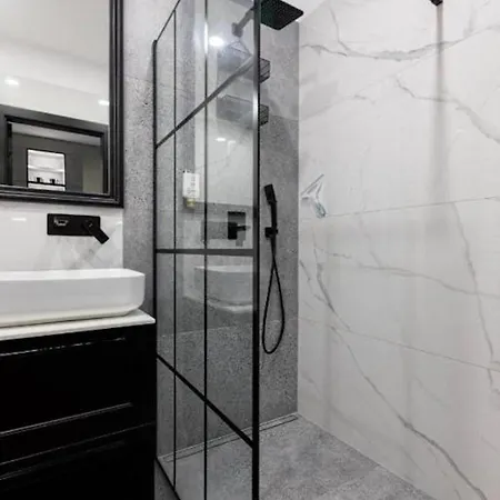 Апартаменты Golden - Great Location - Cozy And Bright&janapawla19 *